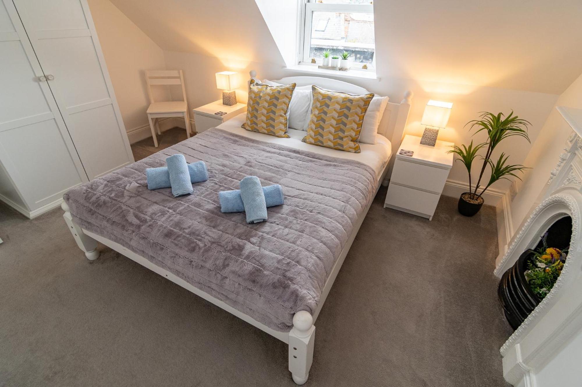 Light Airy 3 Bed Town Cntr Flat 700M To The Beach Bournemouth Esterno foto